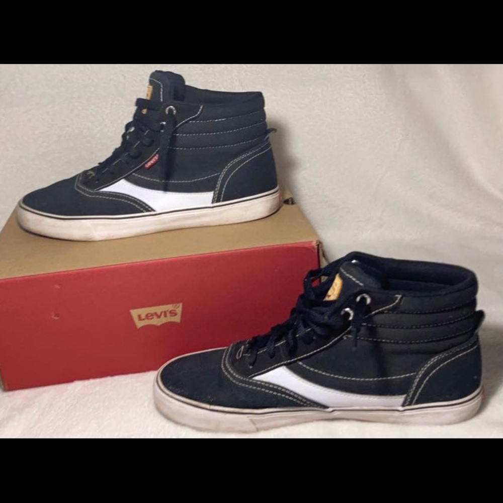 Levi's black high top canvas sneakers